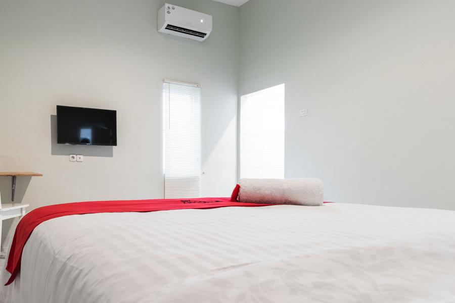 Cover Image for RedDoorz Plus near RS USU Medan 2