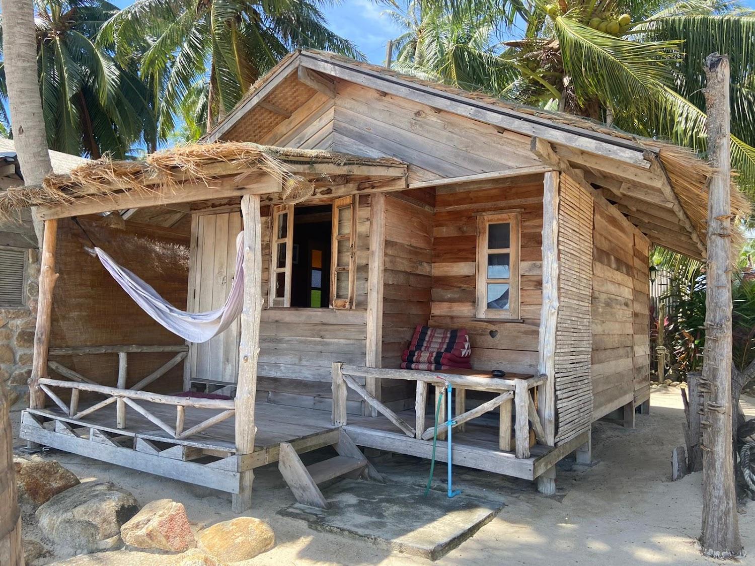 Cover Image for Castaway Beach Bungalows