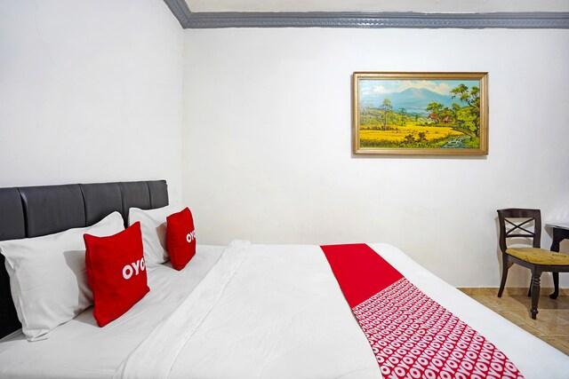 Cover Image for OYO 91390 Kost Grand Royal Elite