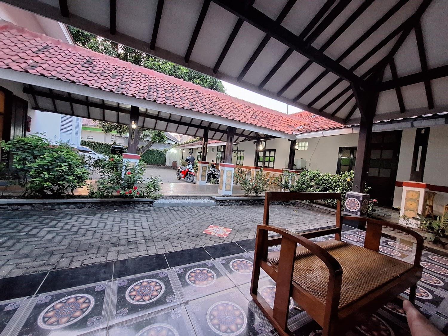 Cover Image for RedDoorz Syariah @ Kolonial Guest House