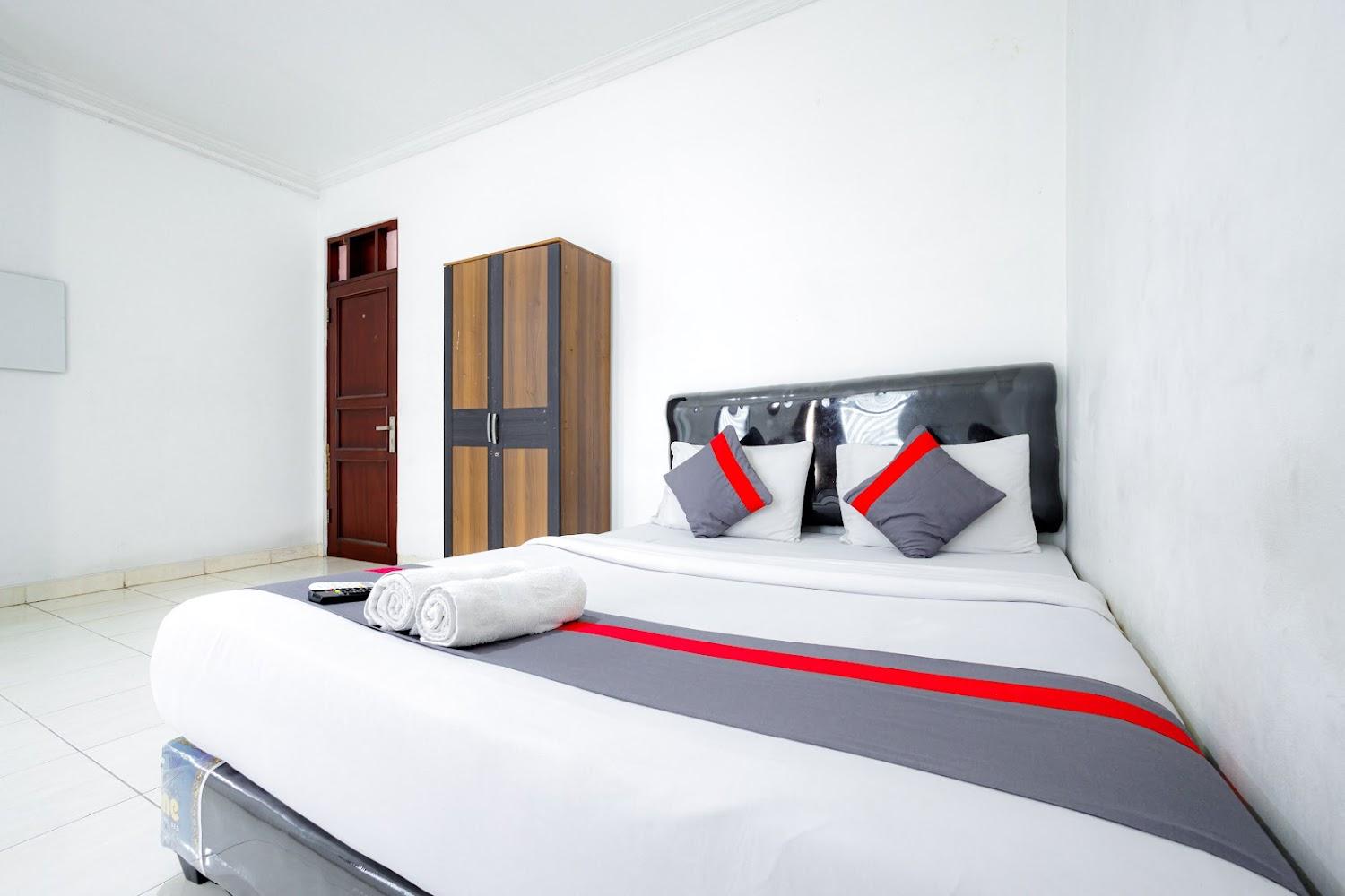 Cover Image for J&B Rooms Tomang Jakarta RedPartner