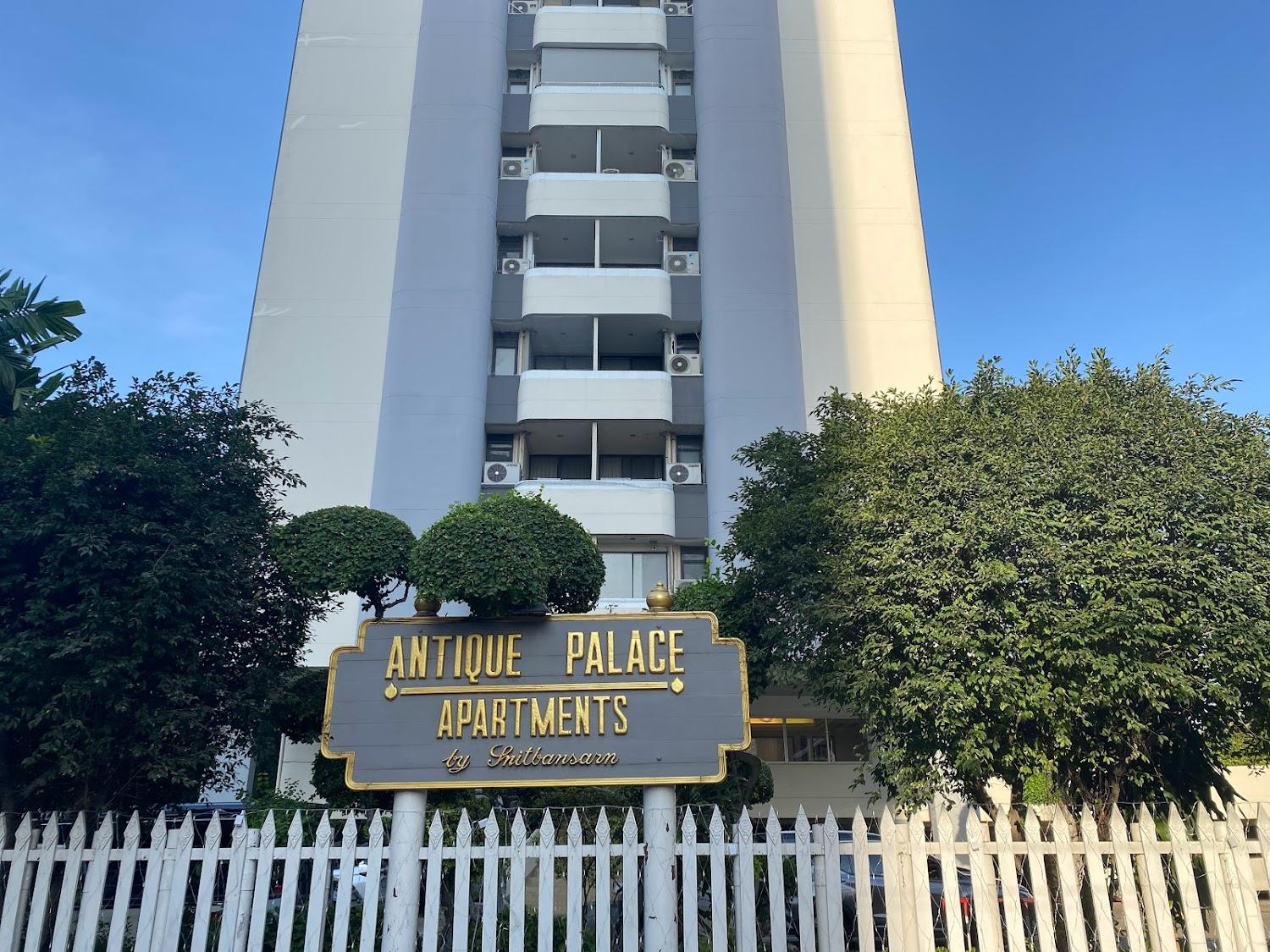 Cover Image for Antique Palace Apartment