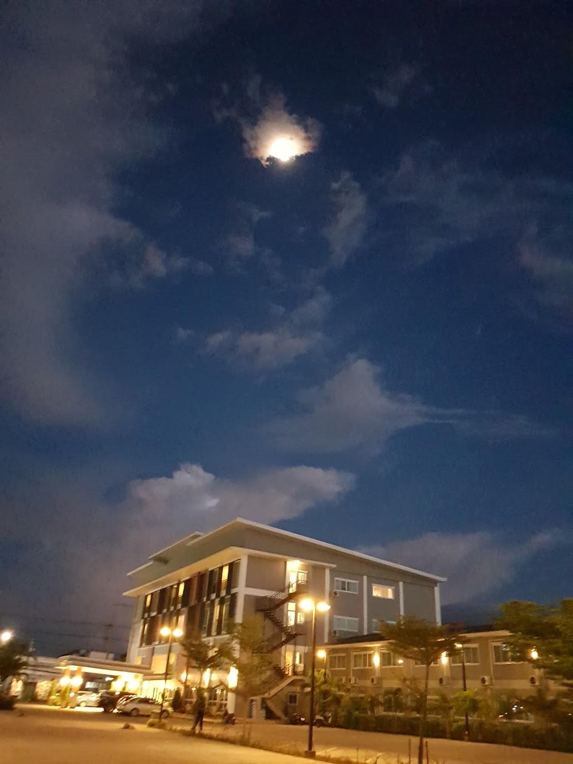 Cover Image for Suksomboon Hotel