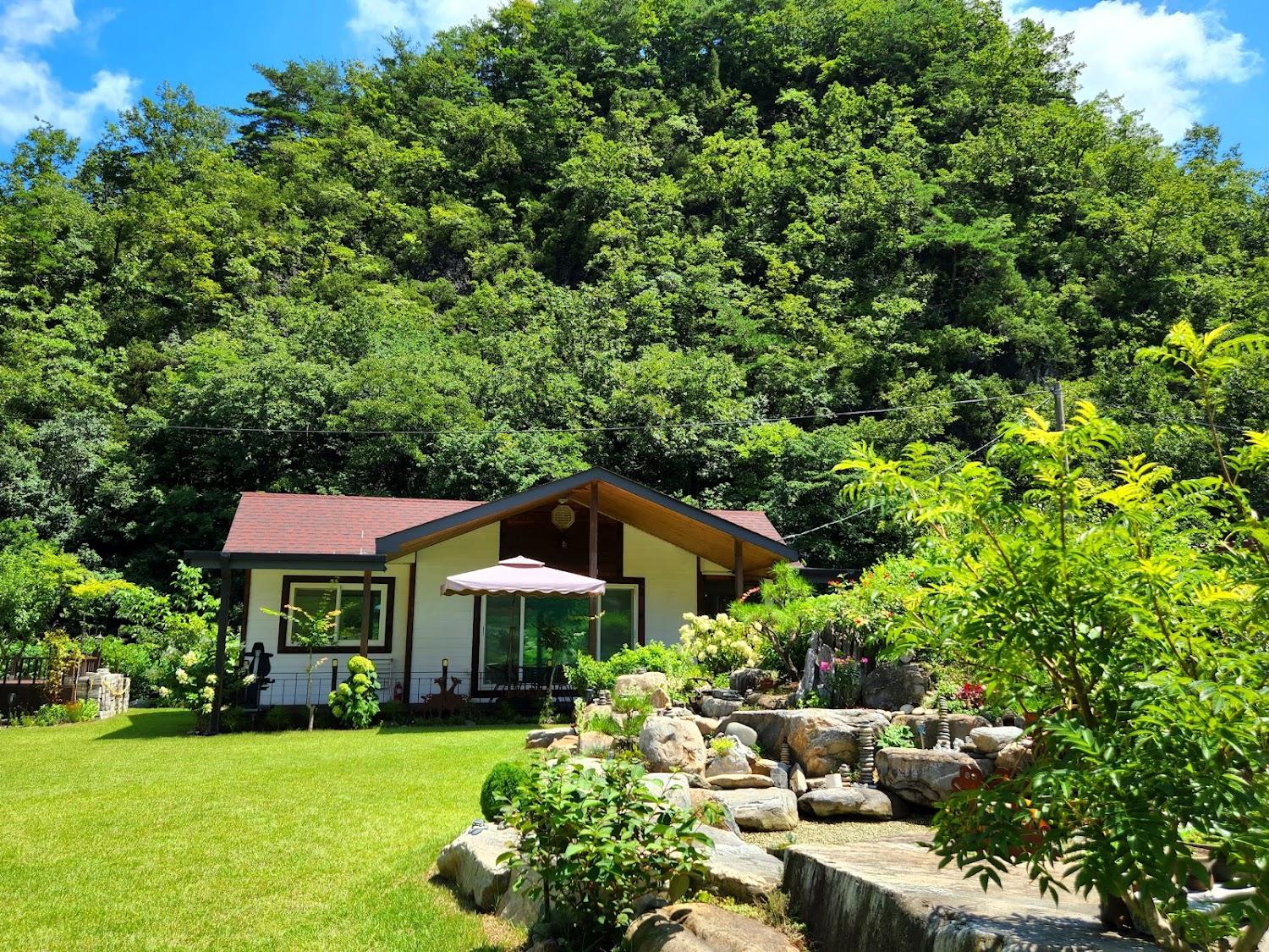 Cover Image for 꽃뜨락단양독채펜션