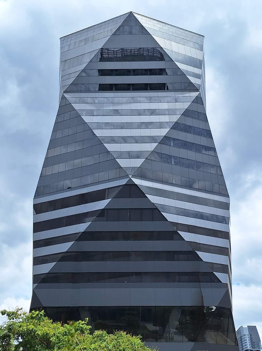 Cover Image for Queensland Hotel