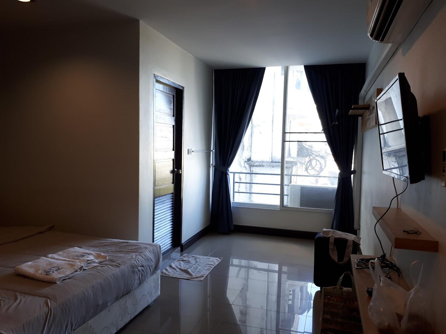 Cover Image for Full Stop. Hostel Chiang Mai