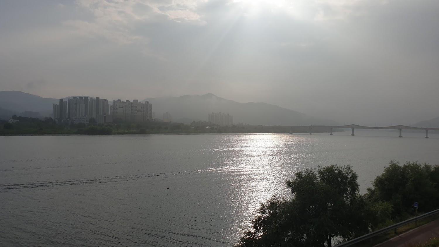 Cover Image for 리버하우스