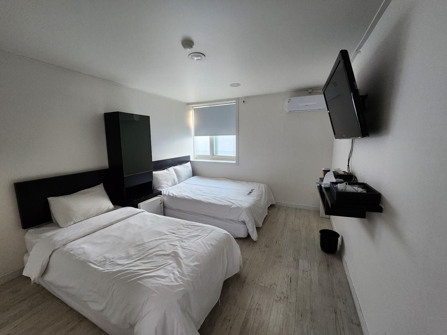 Cover Image for 코인호텔