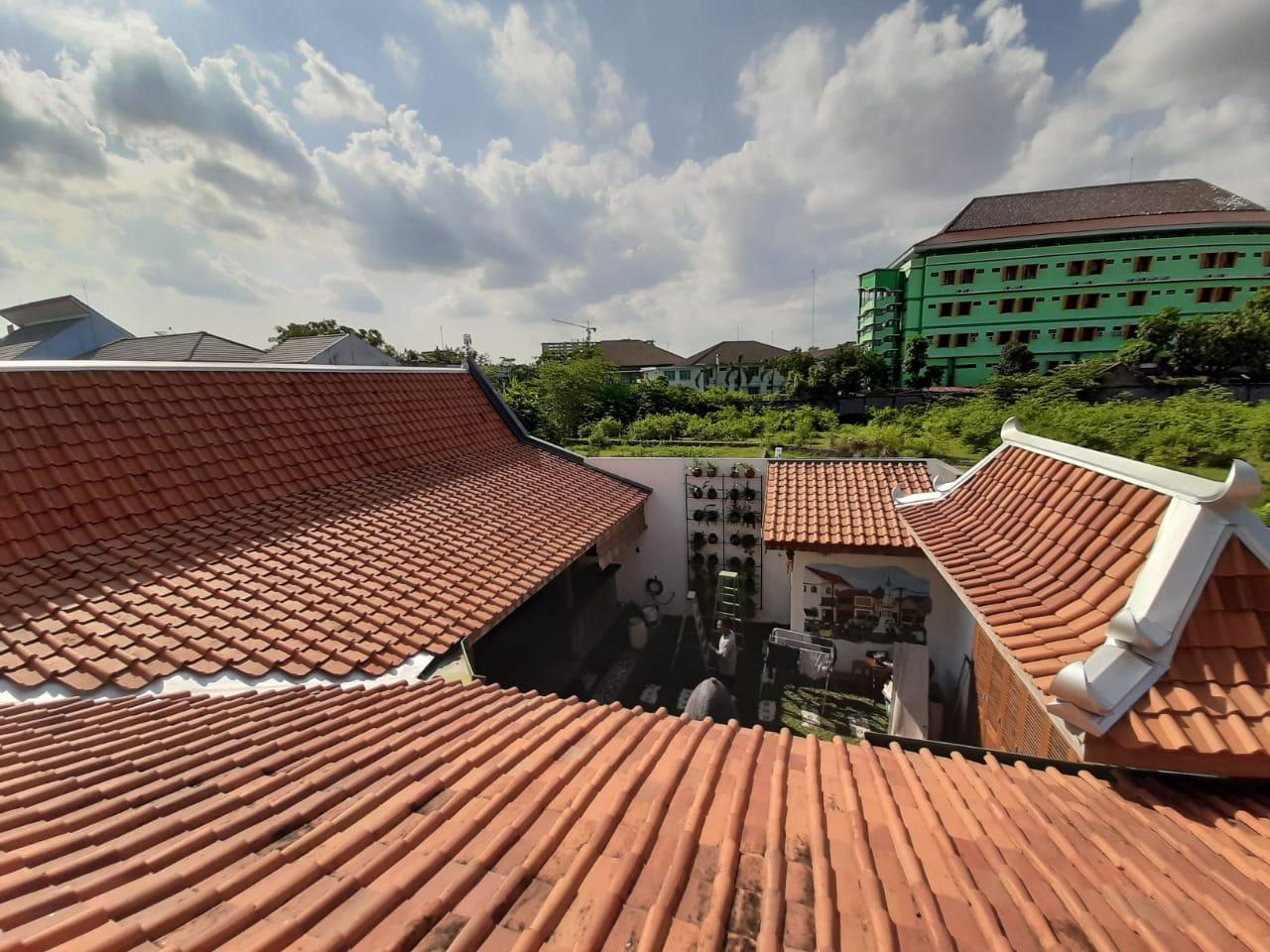 Cover Image for Limolas homestay( ꦭꦶꦩꦺꦴꦭꦱ꧀ꦲꦺꦴꦩꦼꦱ꧀ꦠꦪ꧀)