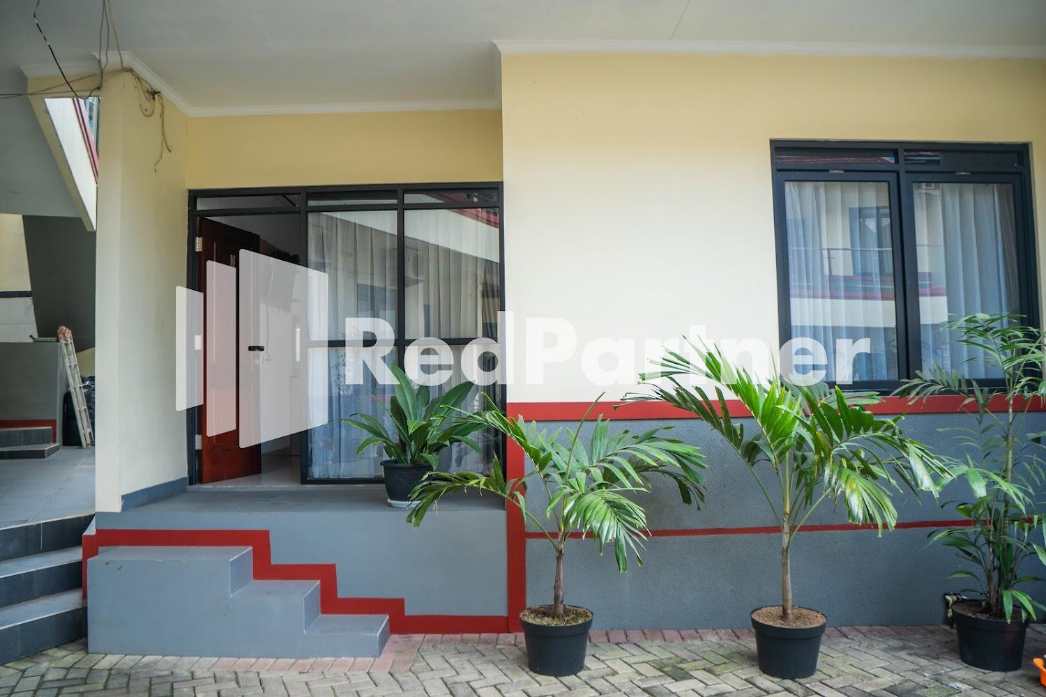Cover Image for Hotel Yehezkiel Surapati Mitra RedDoorz