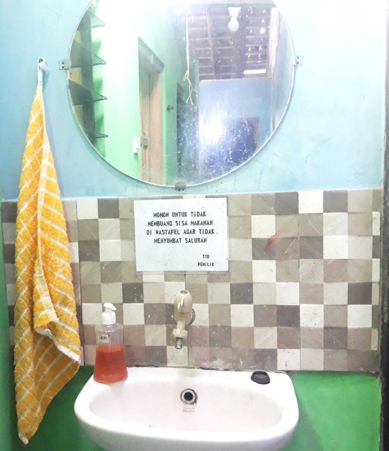 Cover Image for Penginapan Prima Syariah Murah Dekat Malioboro | Ready Kamar Backpacker Sekitar Stasiun Tugu Jogja