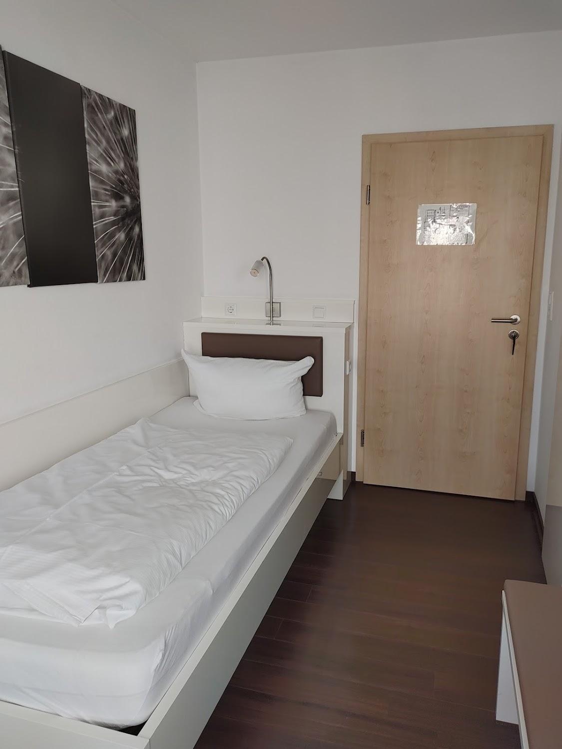 Cover Image for Hotel Feyrer senden