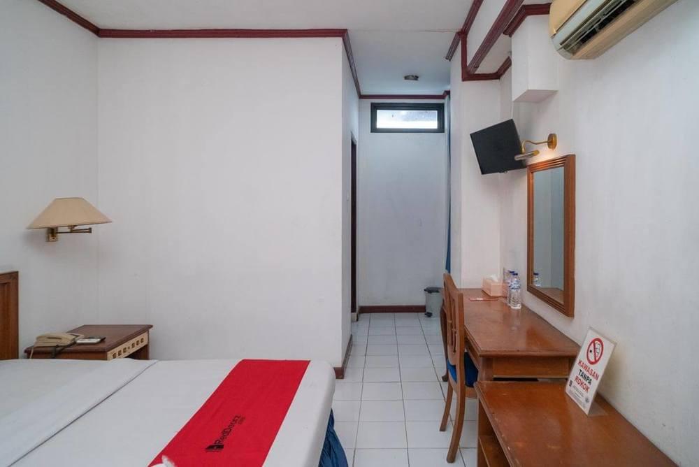 Cover Image for RedDoorz Plus near Pasar Anyar Bogor