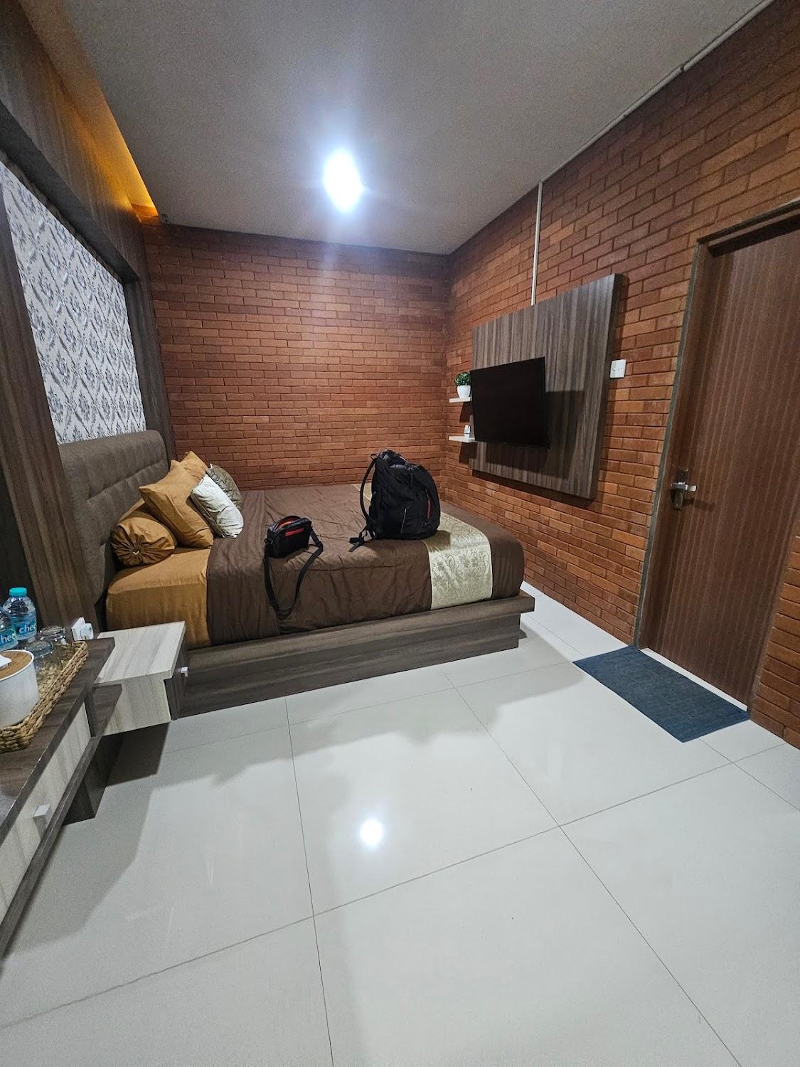 Cover Image for OYO 2267 Albani's Family Residence