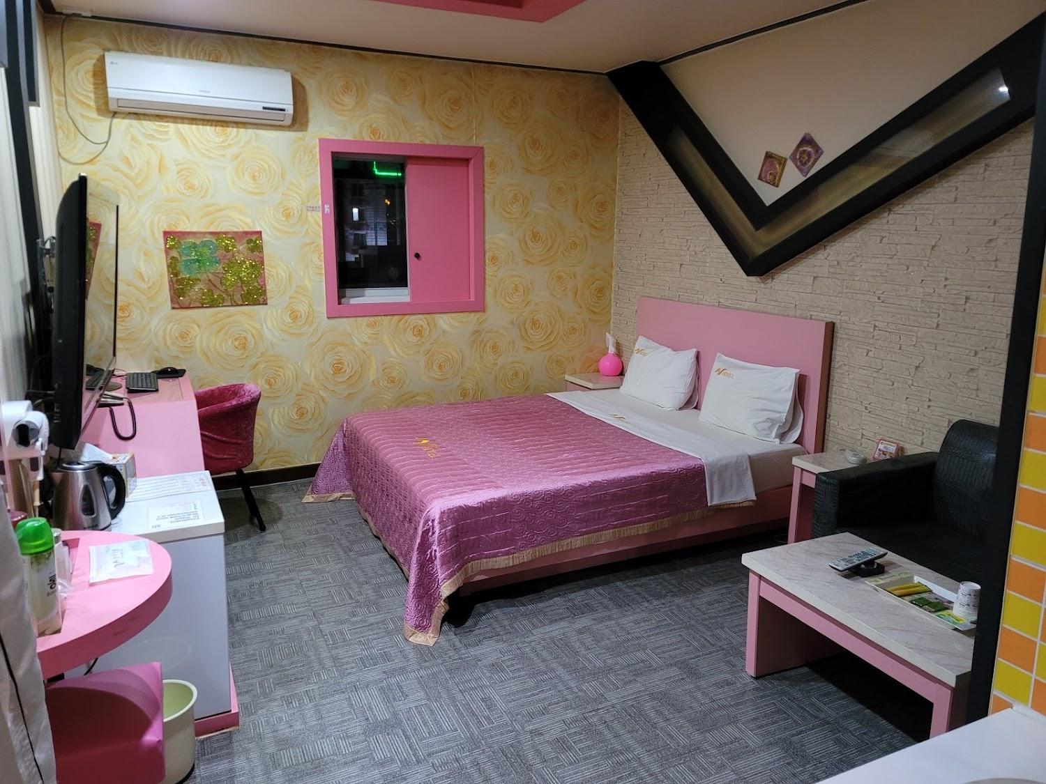 Cover Image for V모텔