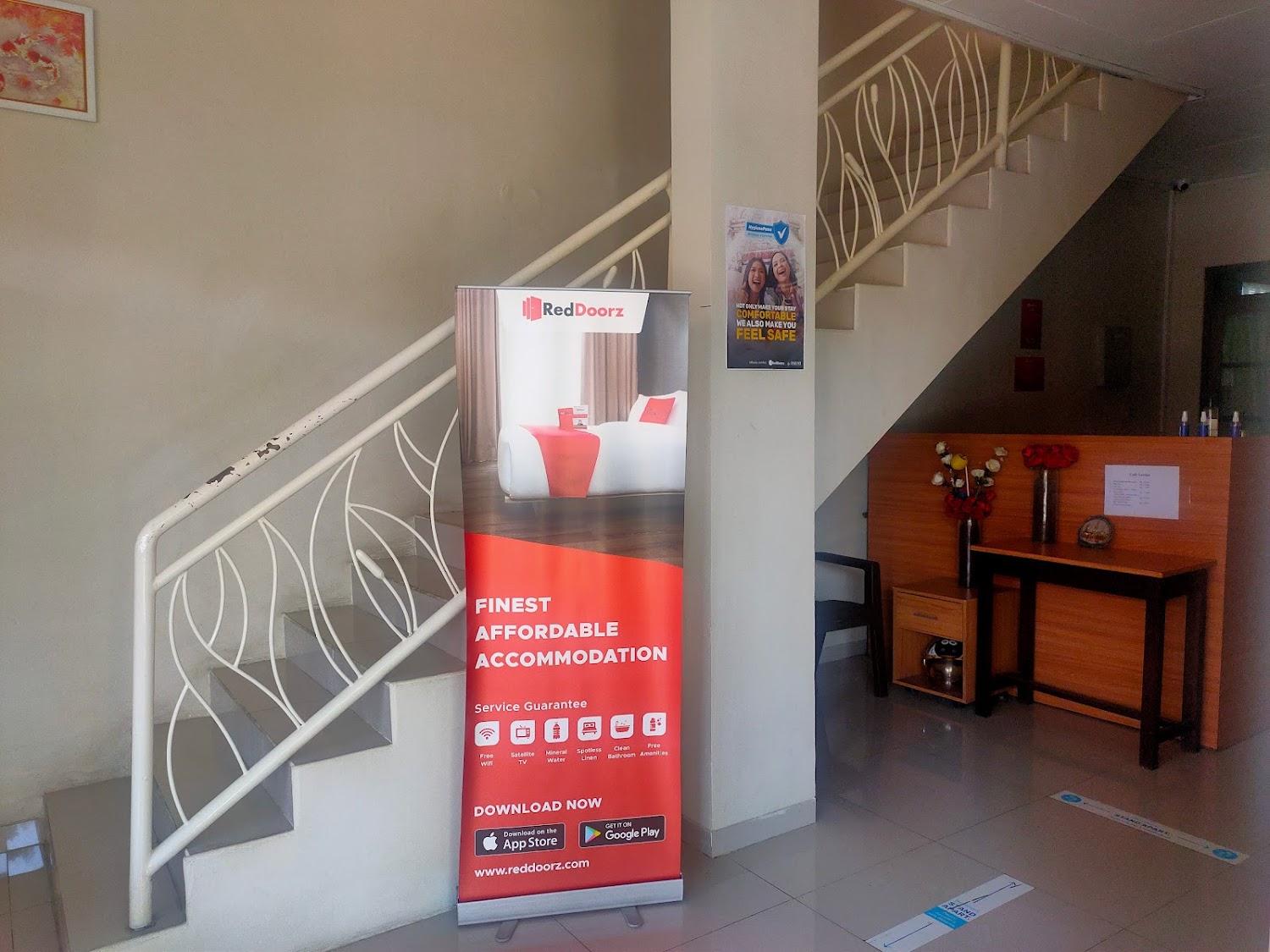 Cover Image for RedDoorz @ Simpang Borobudur