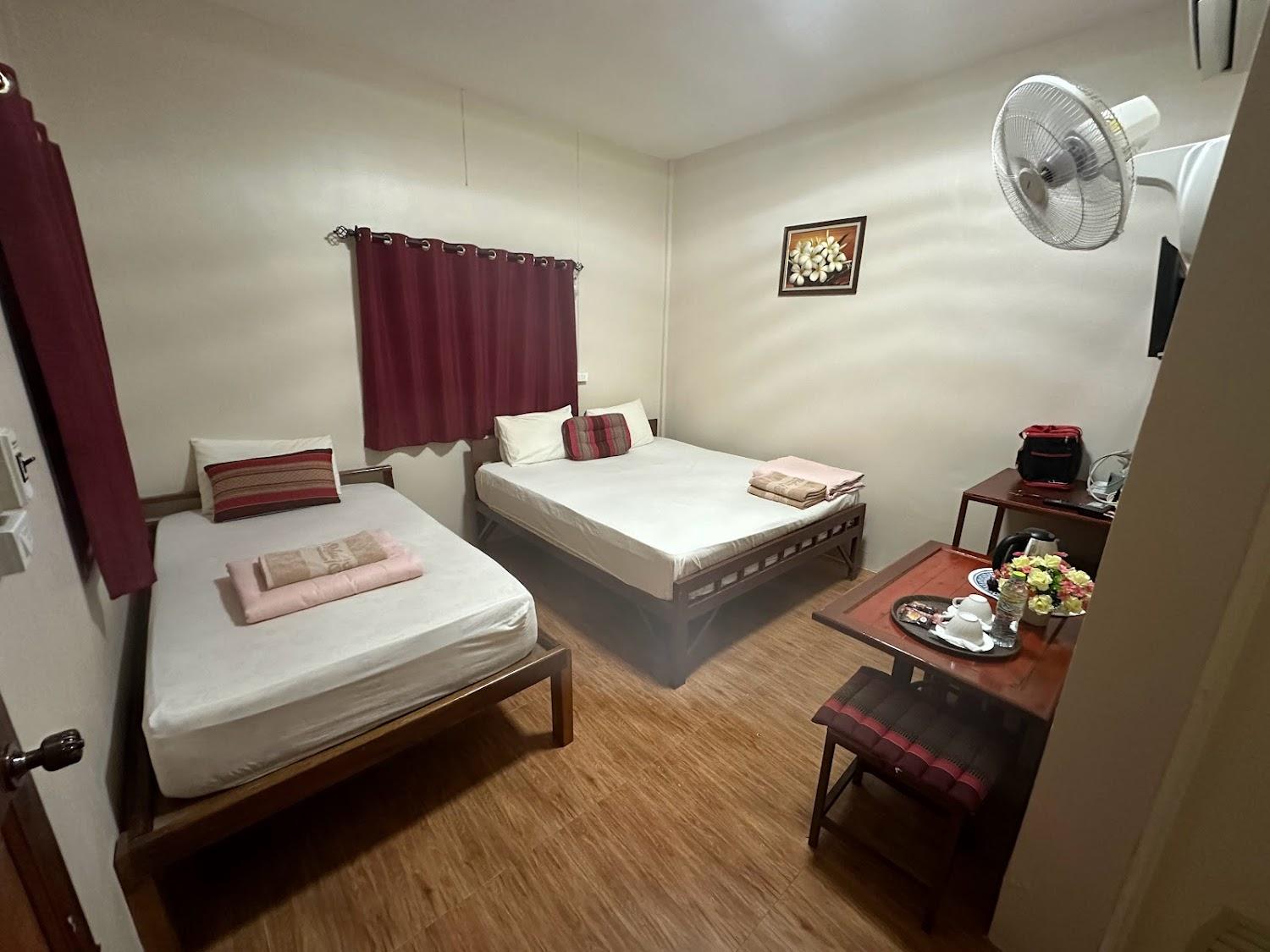 Cover Image for Ruean Lamoon Hotel
