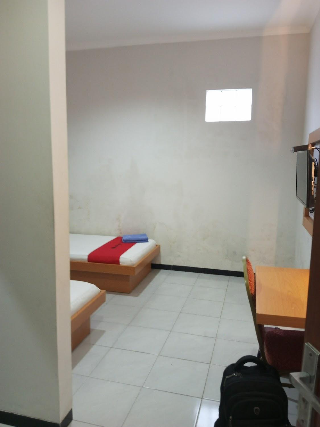 Cover Image for RedDoorz Syariah near Solo Paragon Mall 2