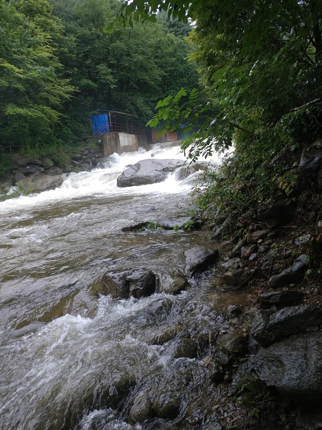 Cover Image for 유명산하늘아래