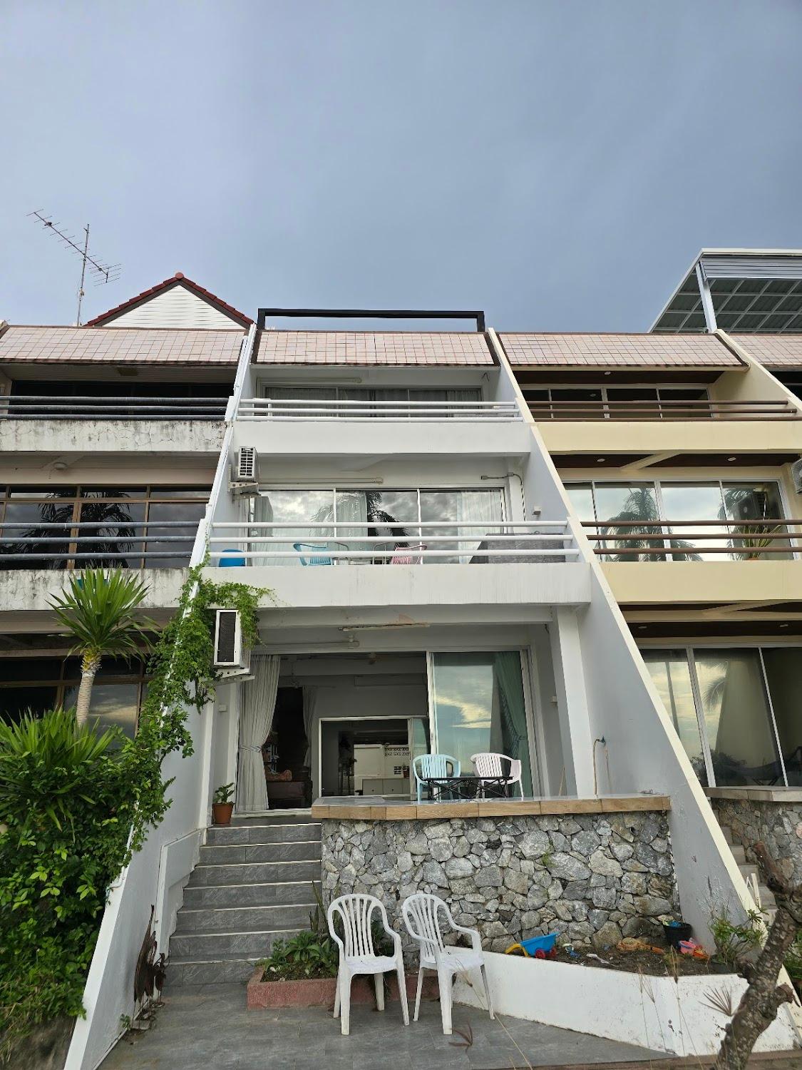 Cover Image for Marinos Beach House