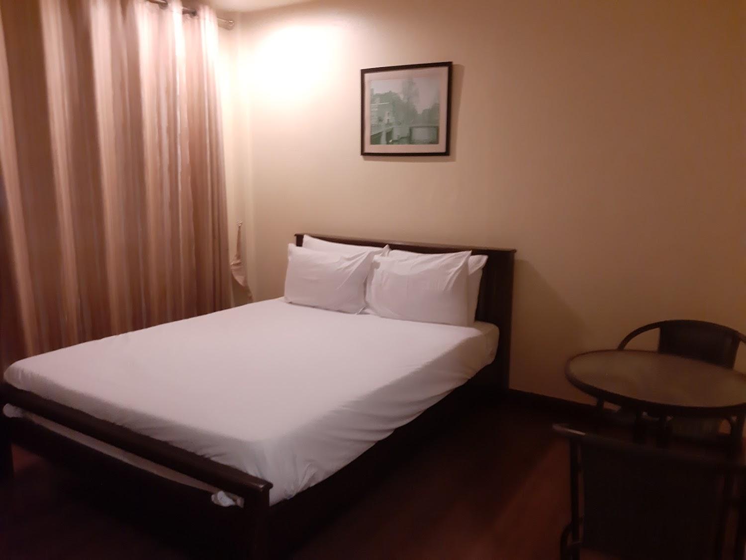 Cover Image for Mae Klong Hotel