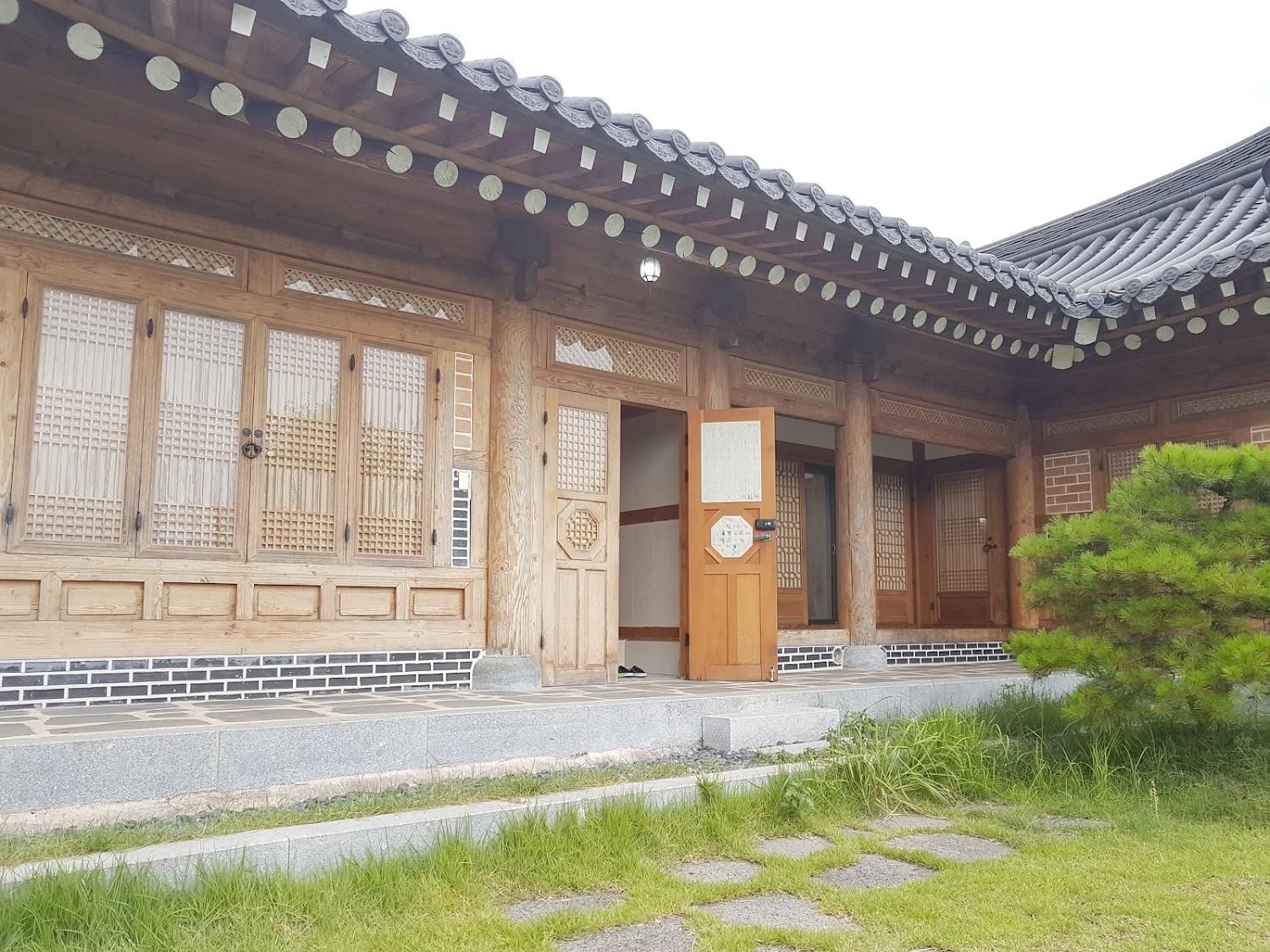 Cover Image for MyeongGa Hanok Pension