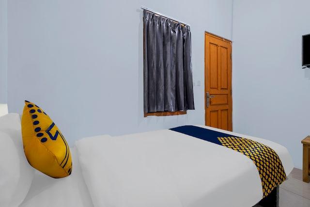 Cover Image for OYO Life 2412 Mandala Residence