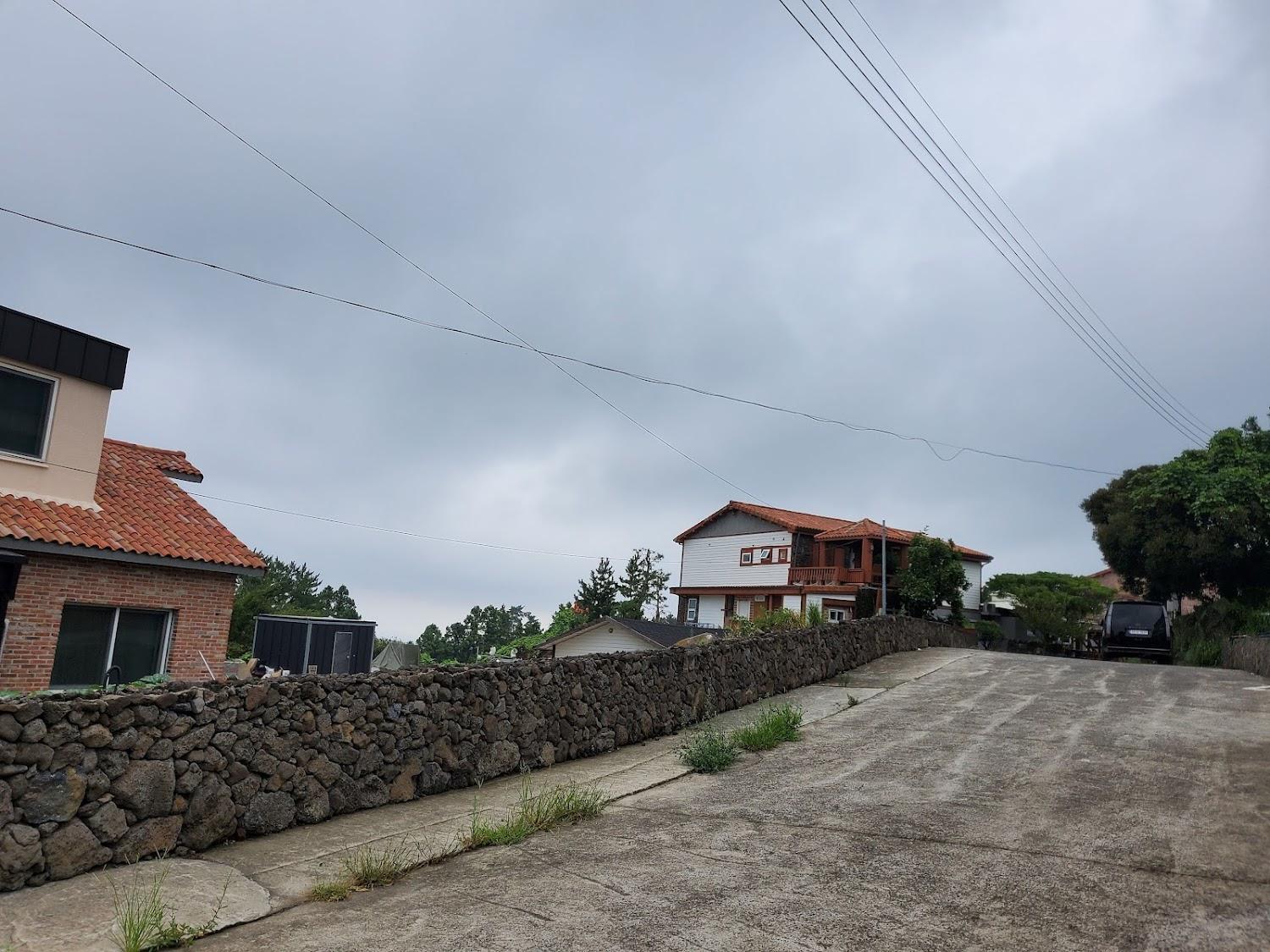 Cover Image for Jeju Joy Hill House