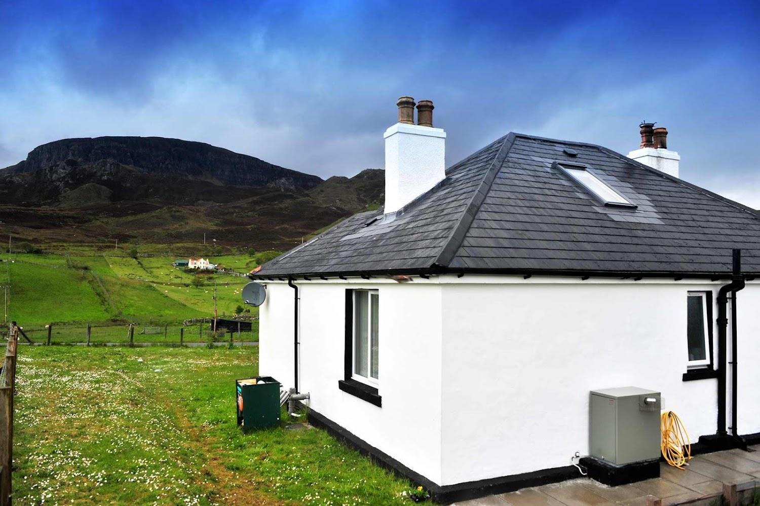 Cover Image for Lachies House