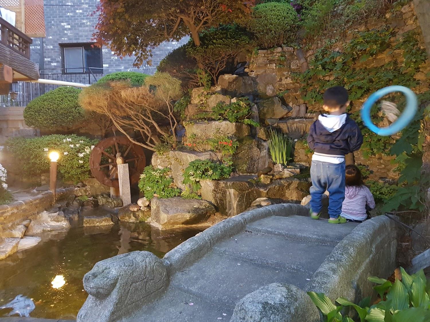 Cover Image for 한옥마을황토