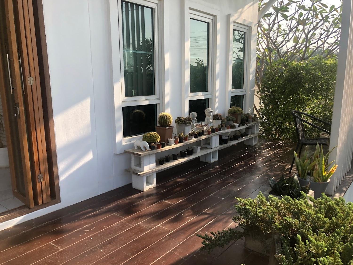 Cover Image for West View Villa