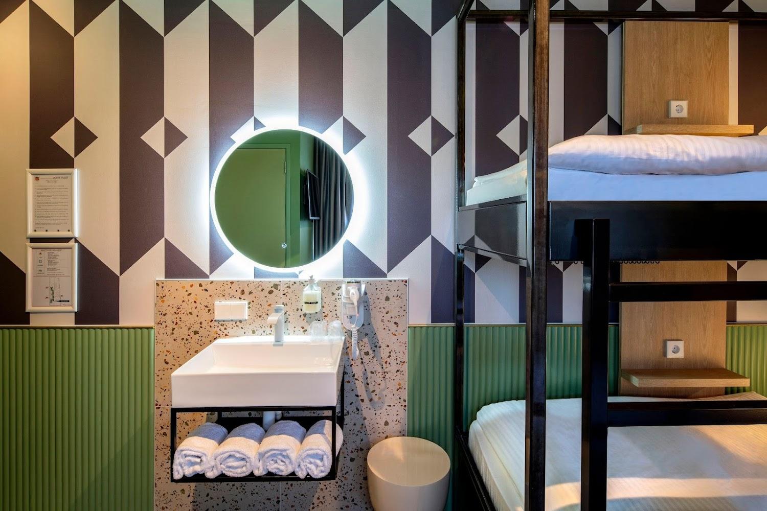 Cover Image for Budget Hotel Tourist Inn