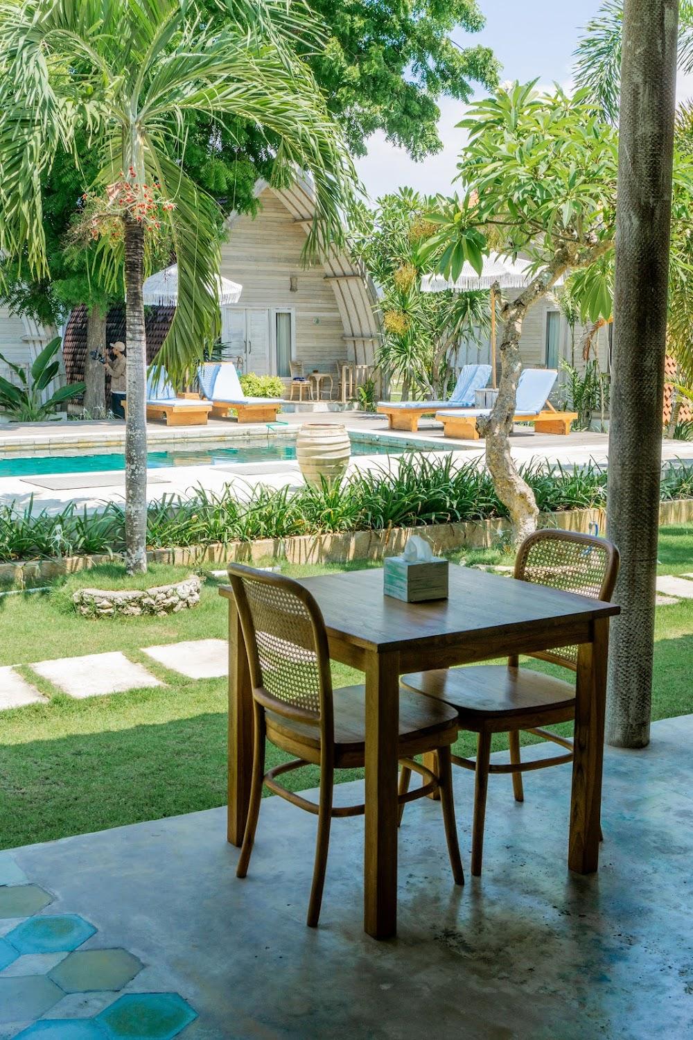 Cover Image for La Roja Bungalows