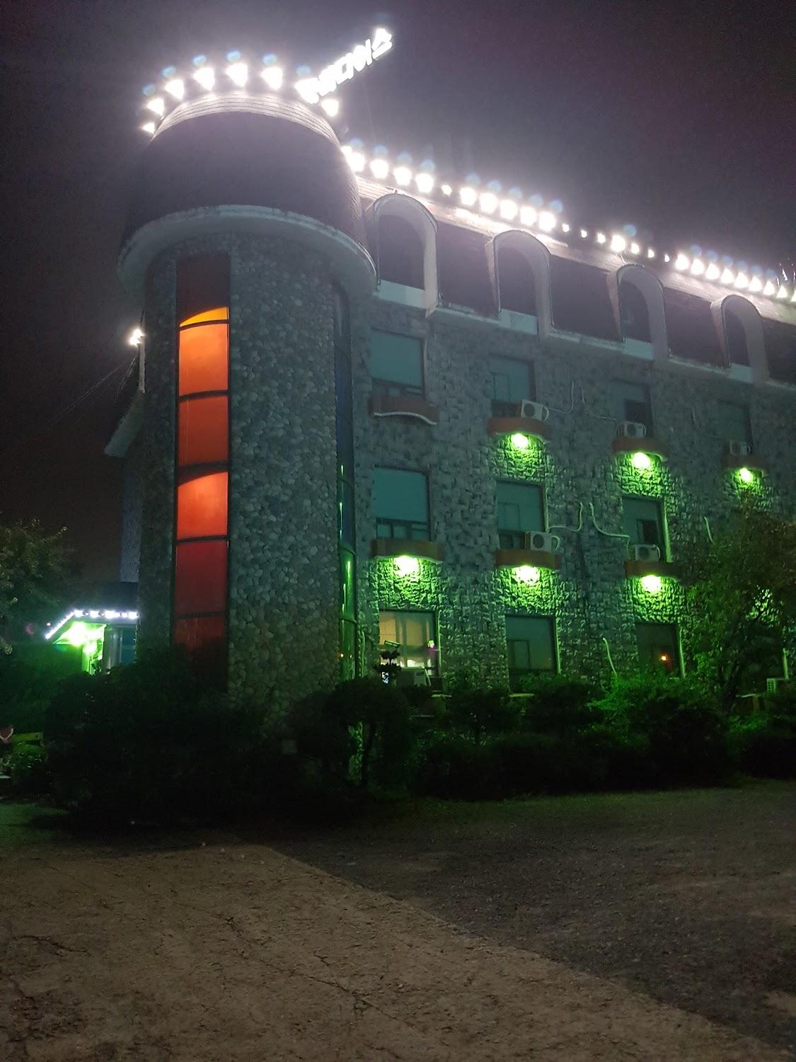 Cover Image for 레전드모텔