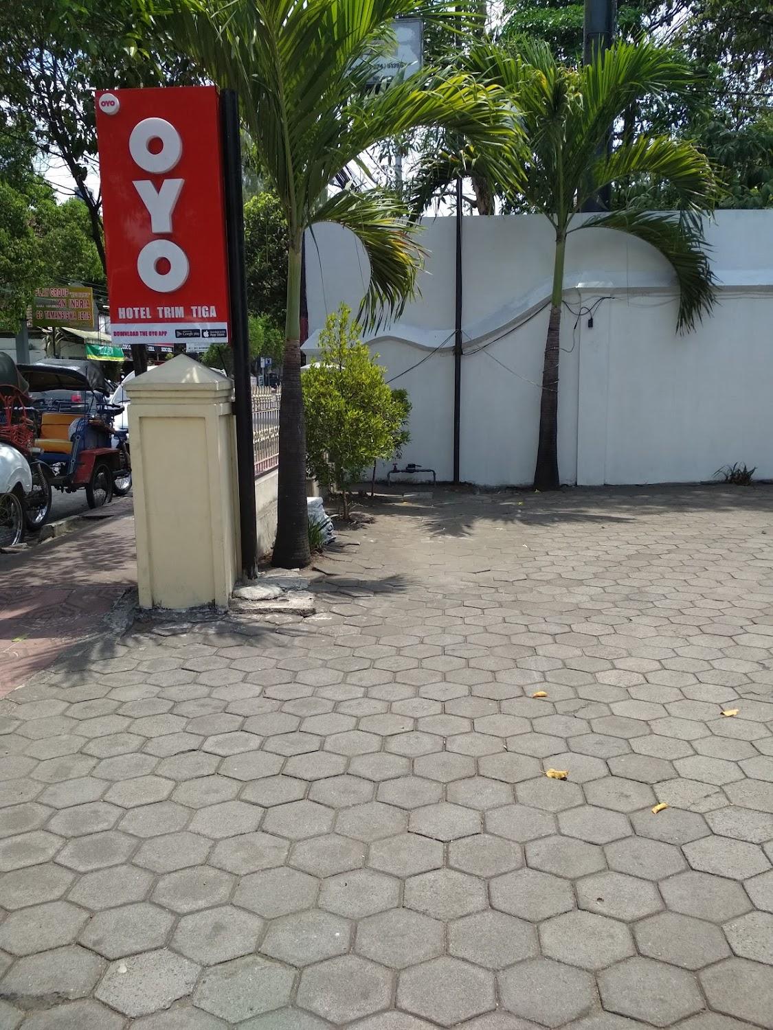 Cover Image for Trim Tiga Hotel