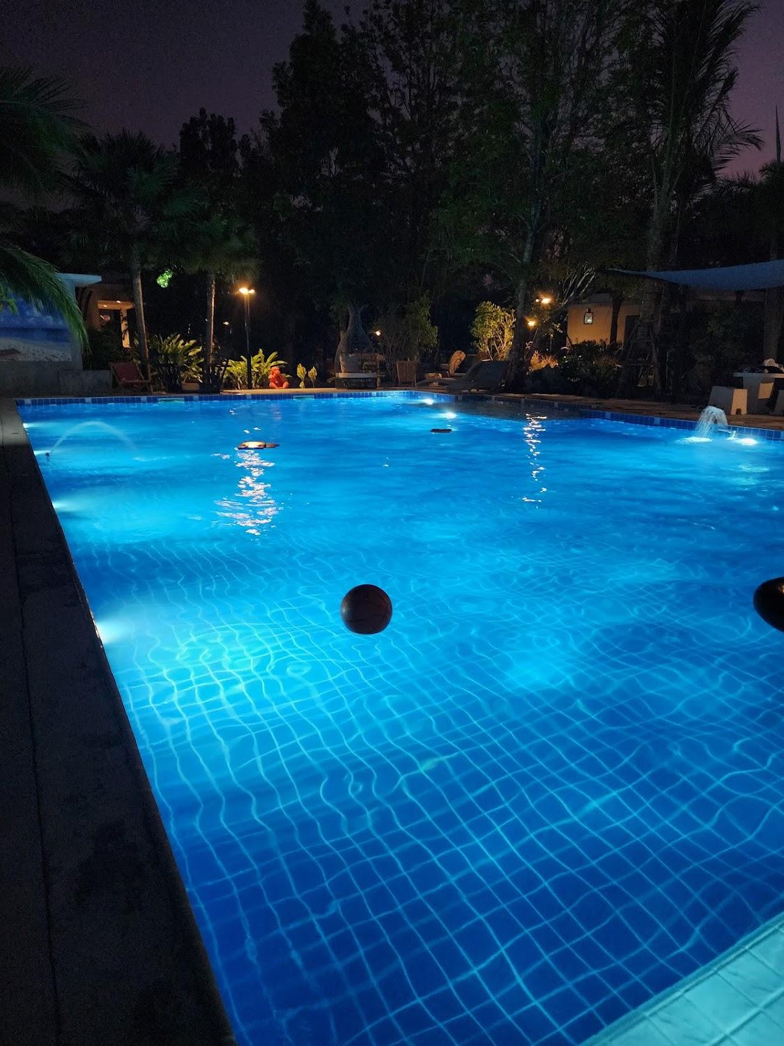Cover Image for Sunset Resort and Bar