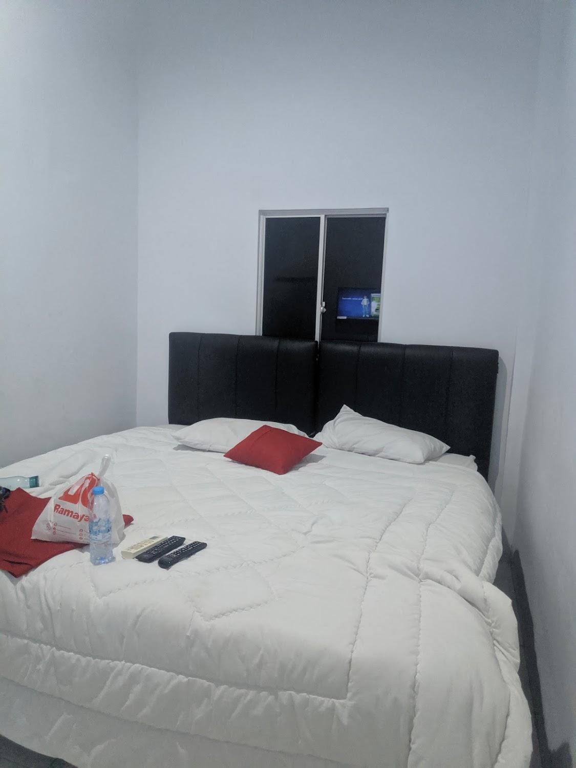 Cover Image for RedDoorz Plus near Universitas Darma Agung Medan