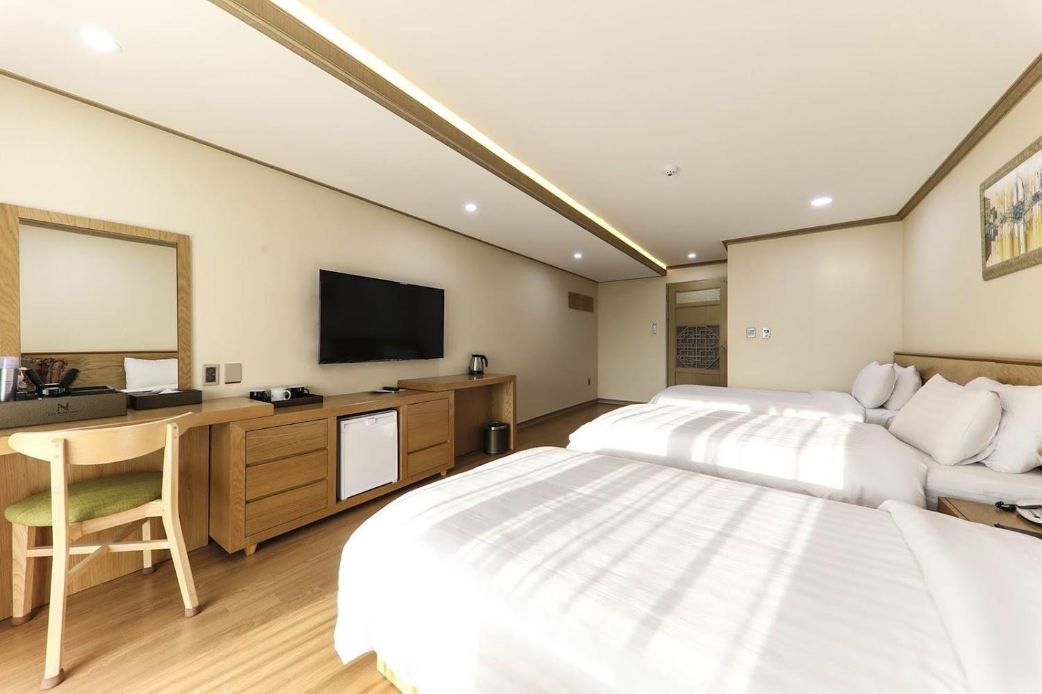 Cover Image for Nohyung Hotel