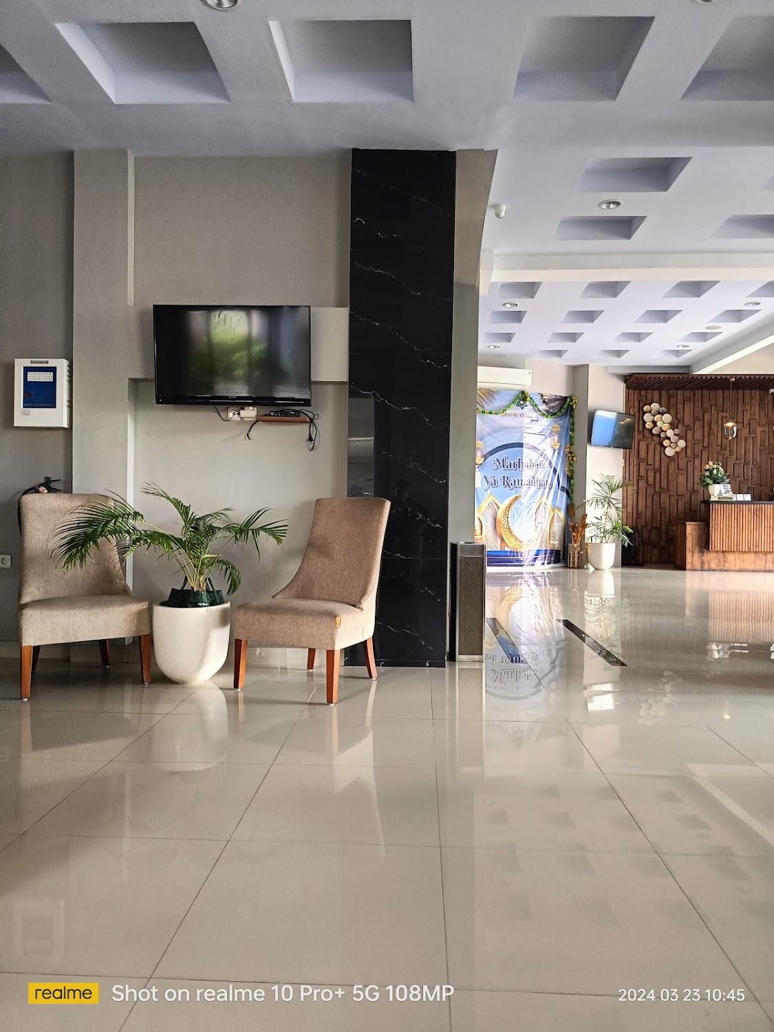 Cover Image for HOTEL GRAND KUTILANG