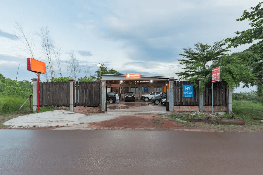Cover Image for RedDoorz near GOR Parenggean