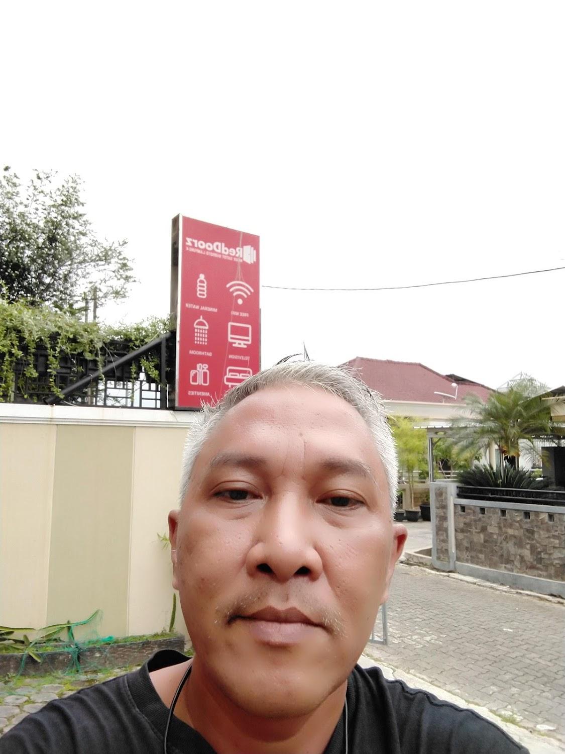 Cover Image for RedDoorz near Gatot Subroto Lampung 4