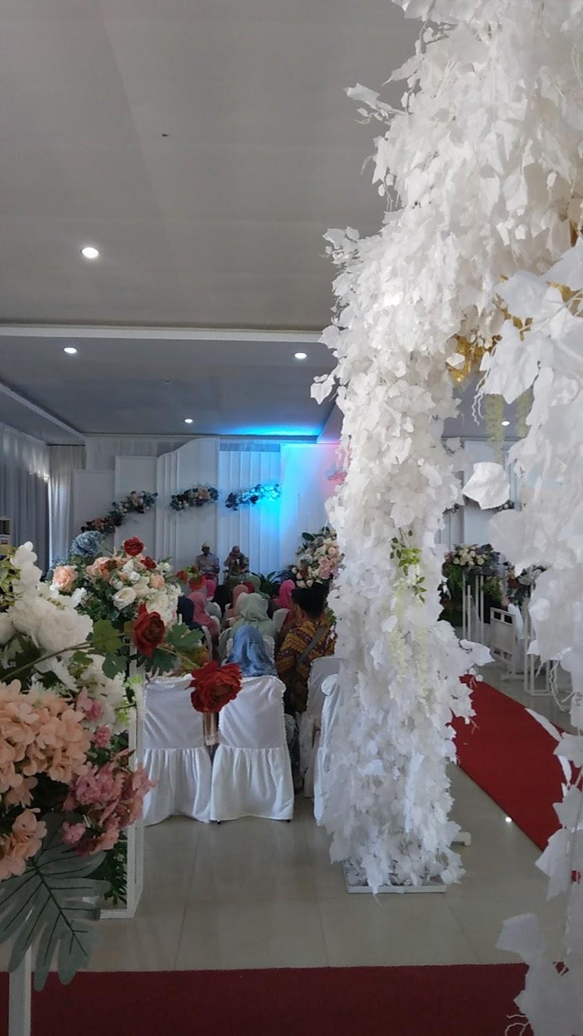 Cover Image for OYO 91876 Hotel Putri Gading 2