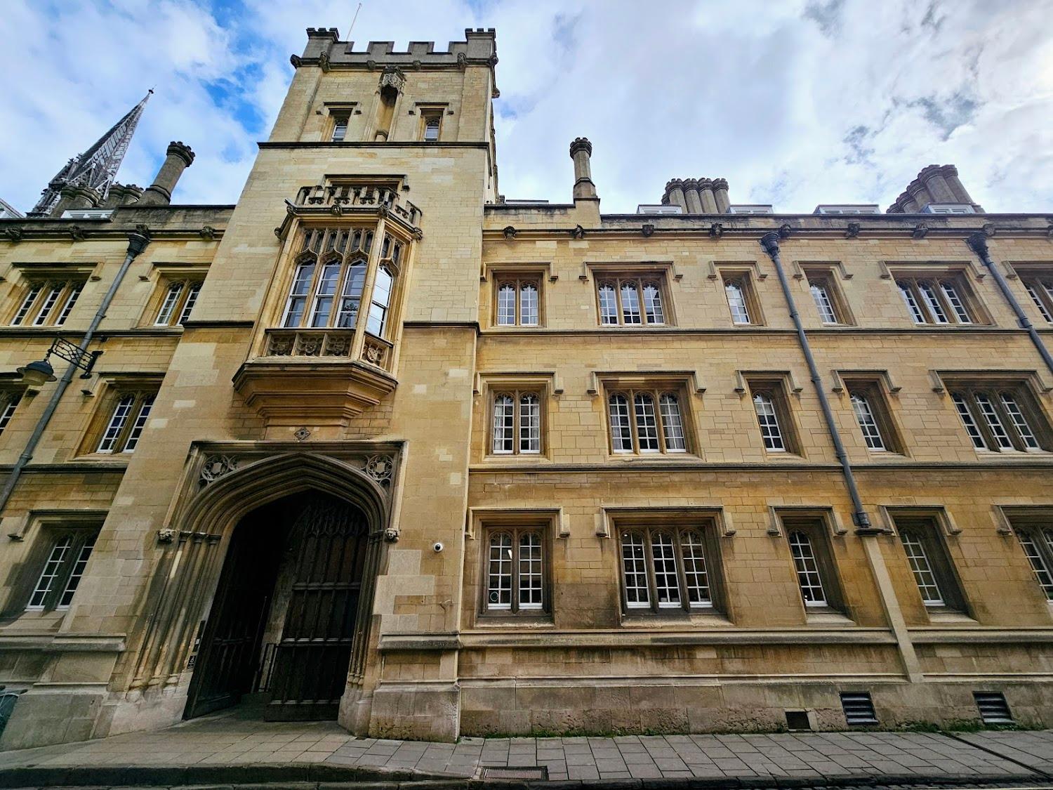 Cover Image for Exeter College Guest Rooms