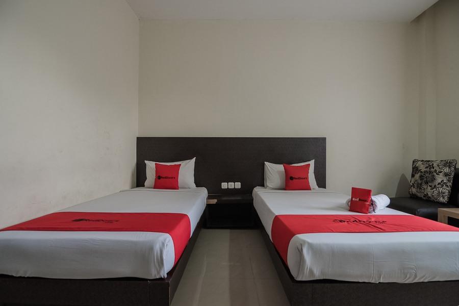Cover Image for RedDoorz Plus near Syamsudin Noor Airport