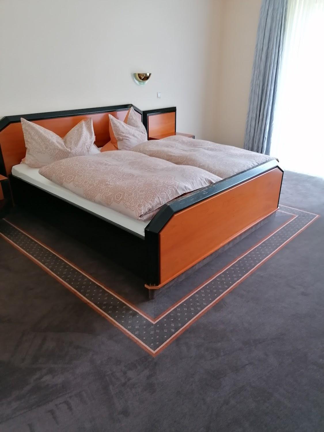 Cover Image for Hotel Zur Erholung