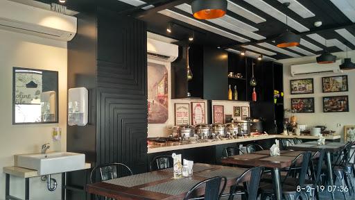 Cover Image for Zoom Hotel Dharmahusada
