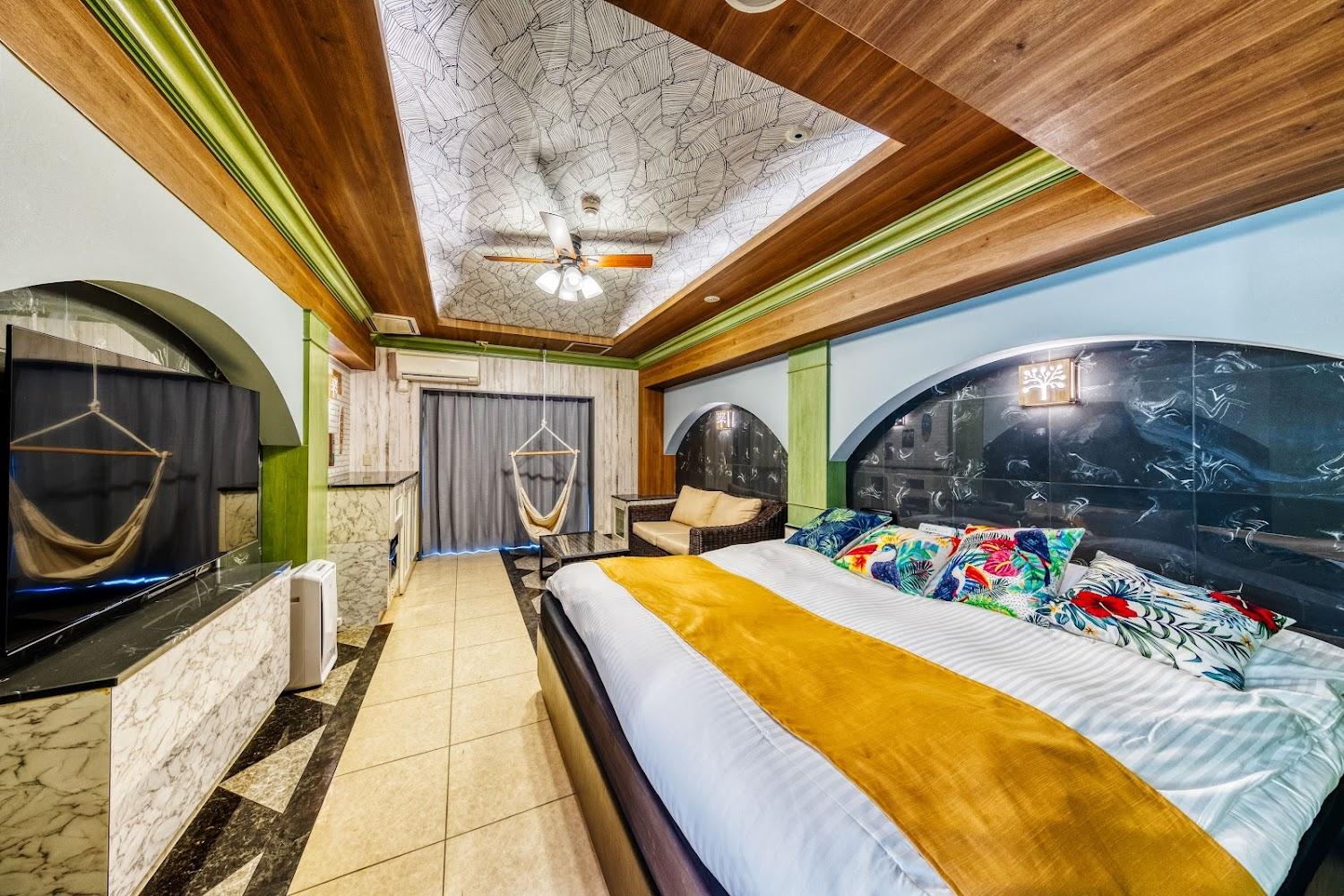 Cover Image for Hotel Christmas