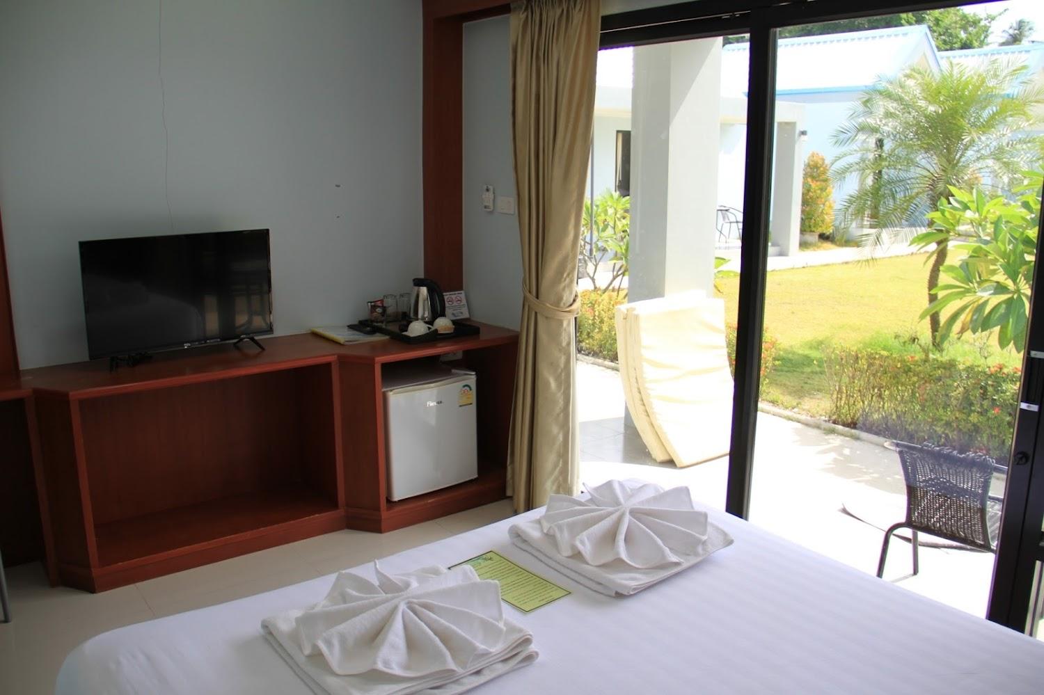 Cover Image for CC Beach Resort ซีซีบีชรีสอร์ท