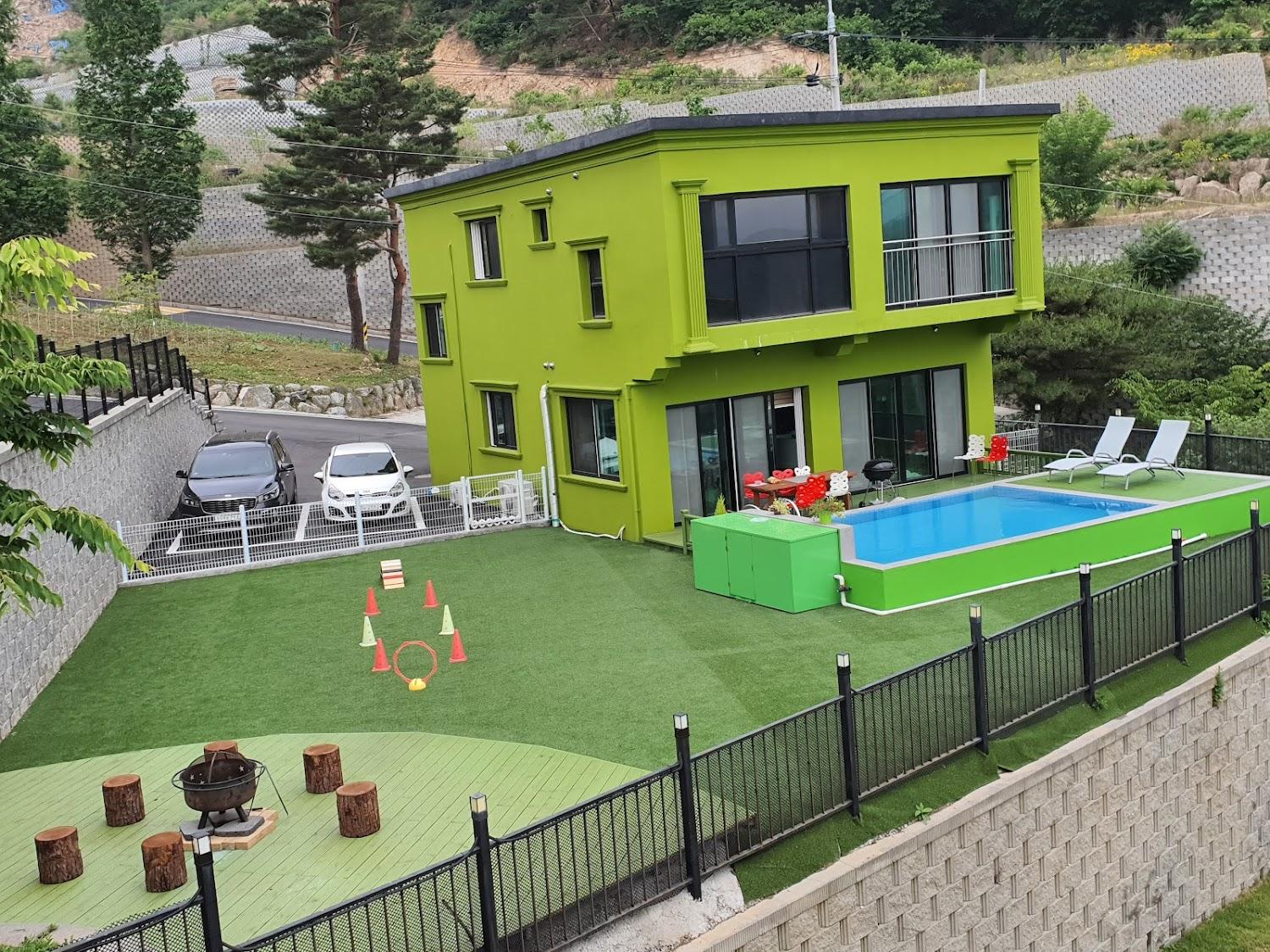 Cover Image for 에코독애견펜션 (객실앞 애견펜스 설치)