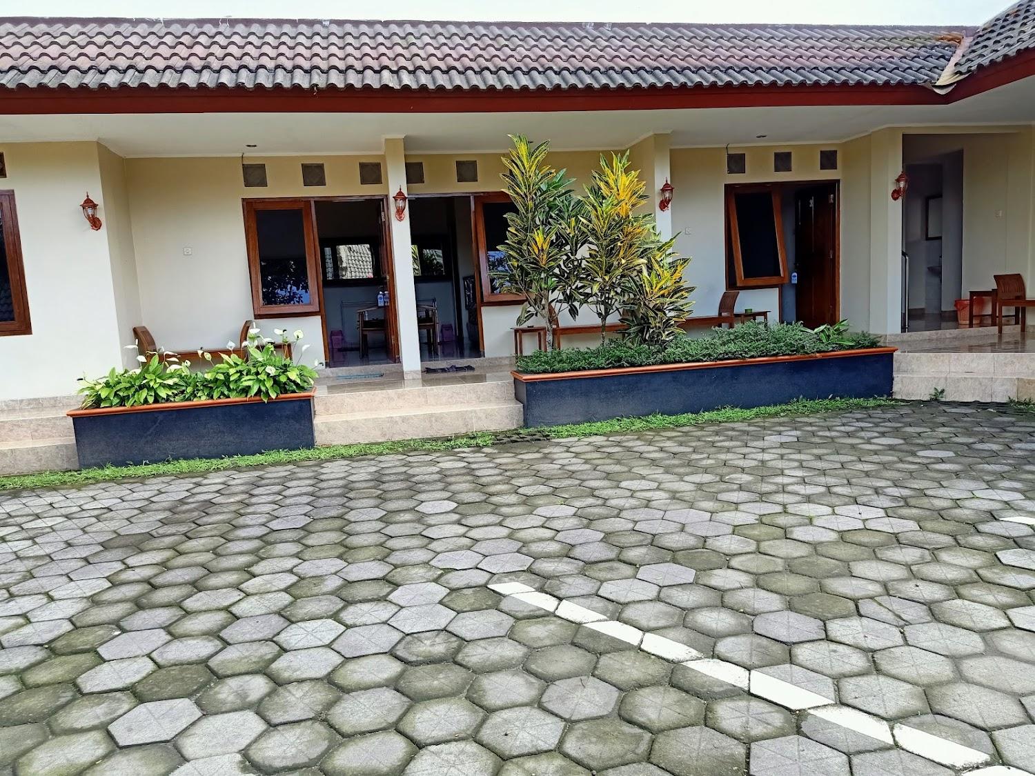 Cover Image for Wisma HS